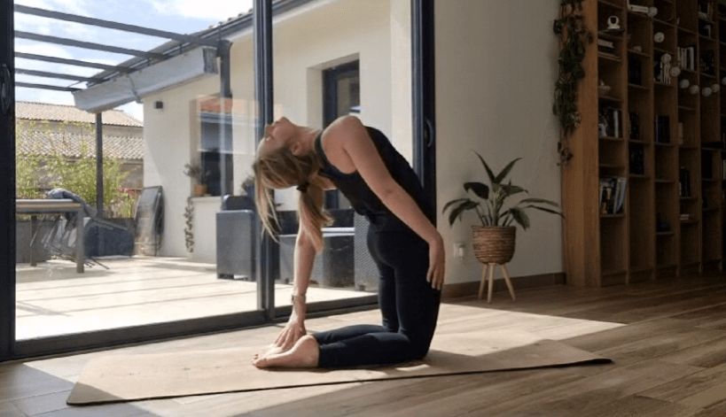 Yoga pour le dos, E. Posture du chameau, Ustrasana niveau 2