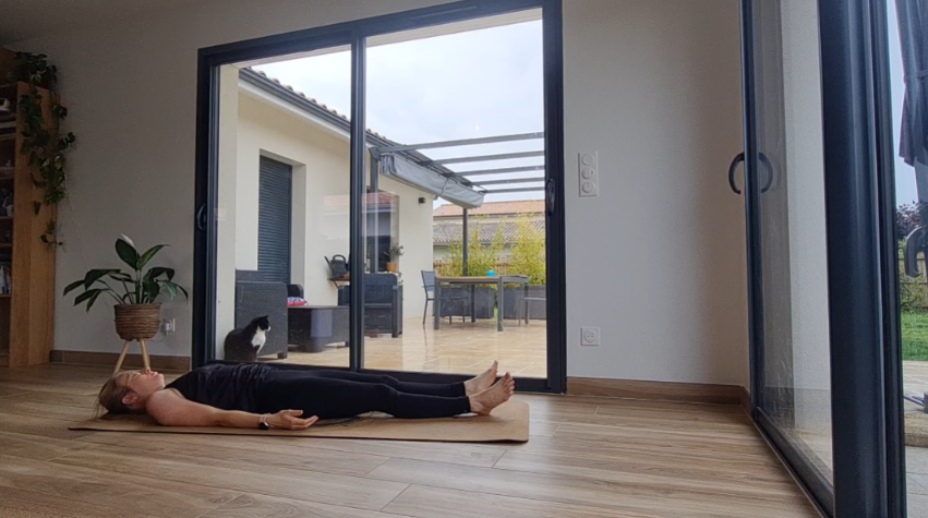 Shacasana, posture de yoga contre le stress